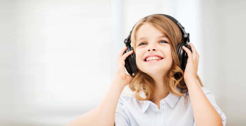 10 Cançons per escoltar amb infants quan estan contents